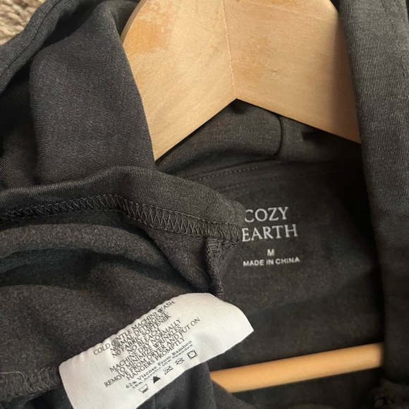 Women's Brushed Bamboo Charcoal Hoodie by Cozy Earth - Picture 3 of 4